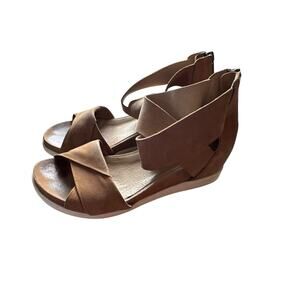 Eileen Fisher Women's Viv Tumbled Nubuck Wedge Sandals Size 6.5